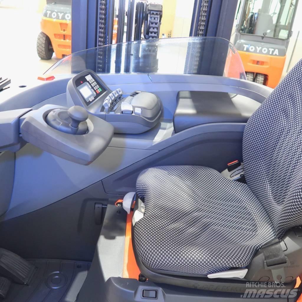 Toyota RRE160H Viljuškari sa pomičnim stupom