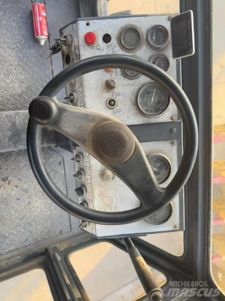 Dynapac CC 211 Valjci sa duplim bubnjem