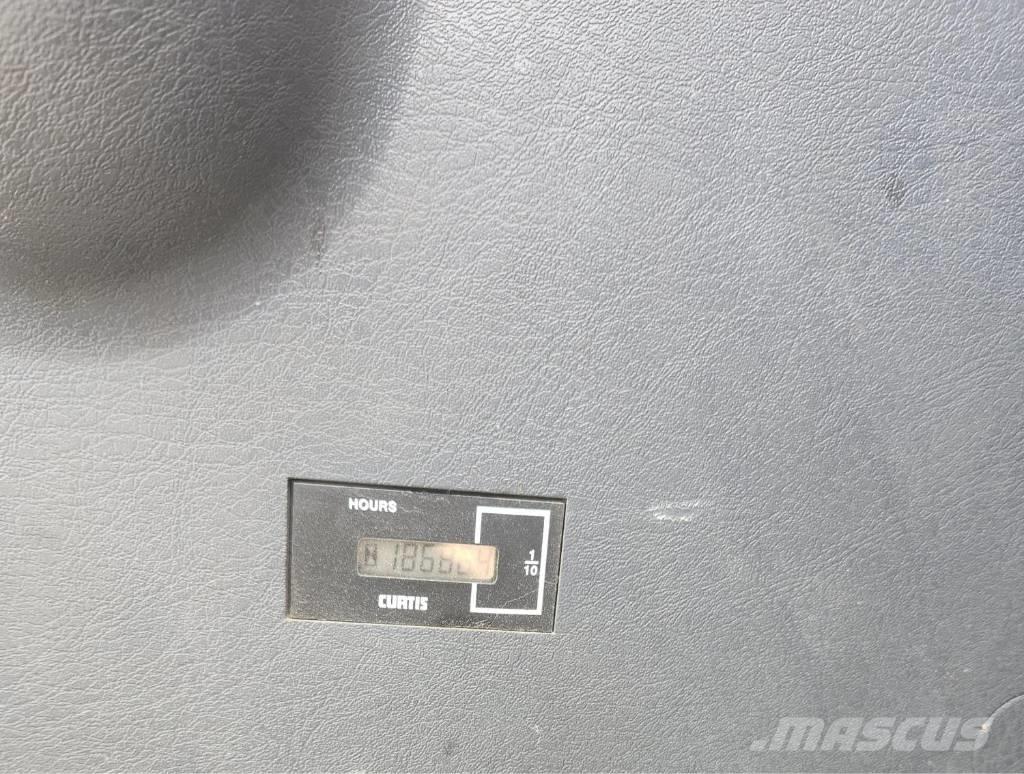 Hyundai Robex 300 LC Bageri guseničari