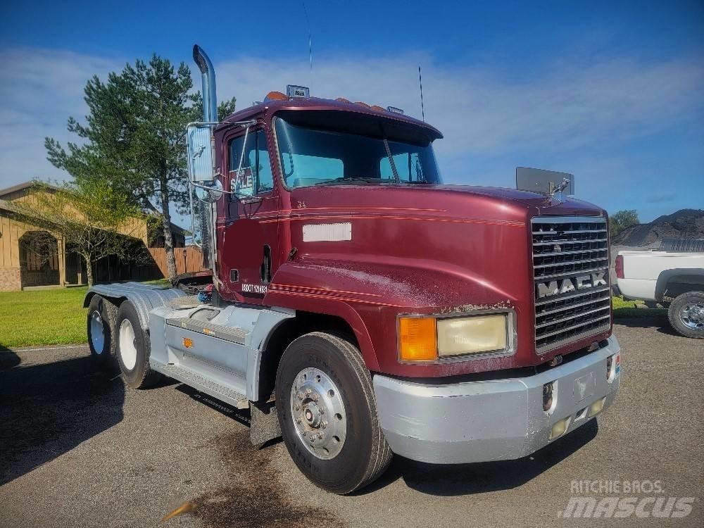 Mack CH613 Tegljači