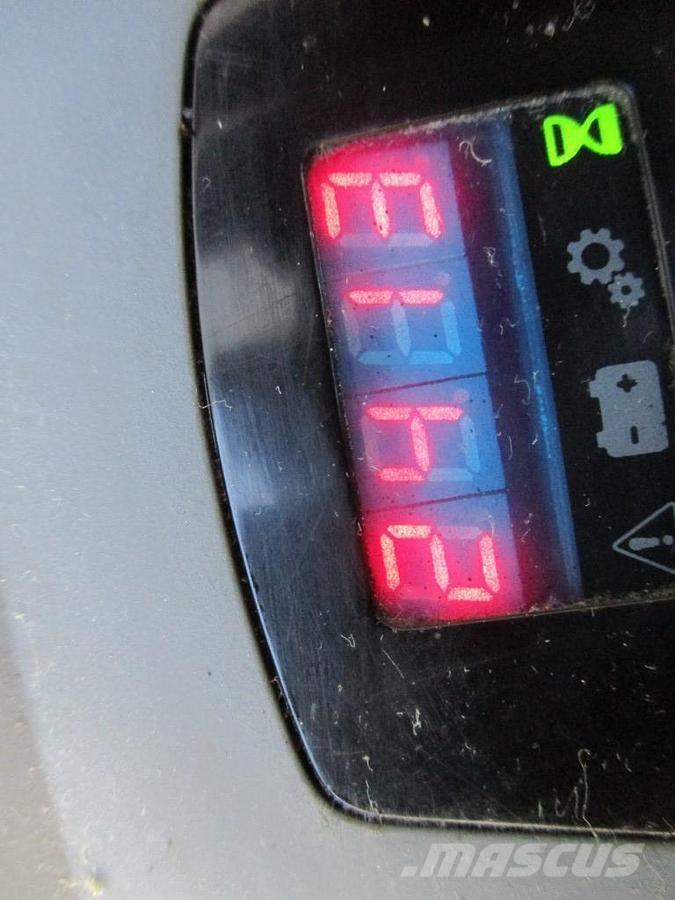 Toyota LPE250 Nisko podizni električni viljuškar sa stajalištom