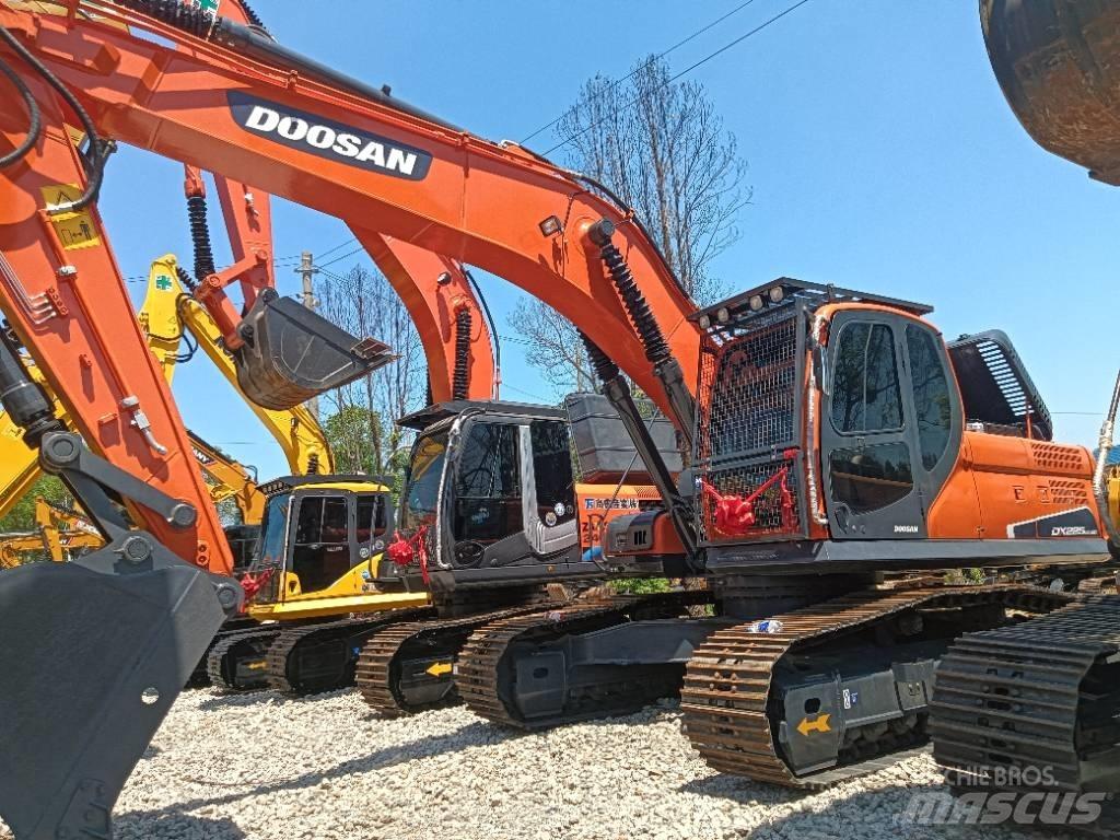 Doosan DX 225 Bageri guseničari