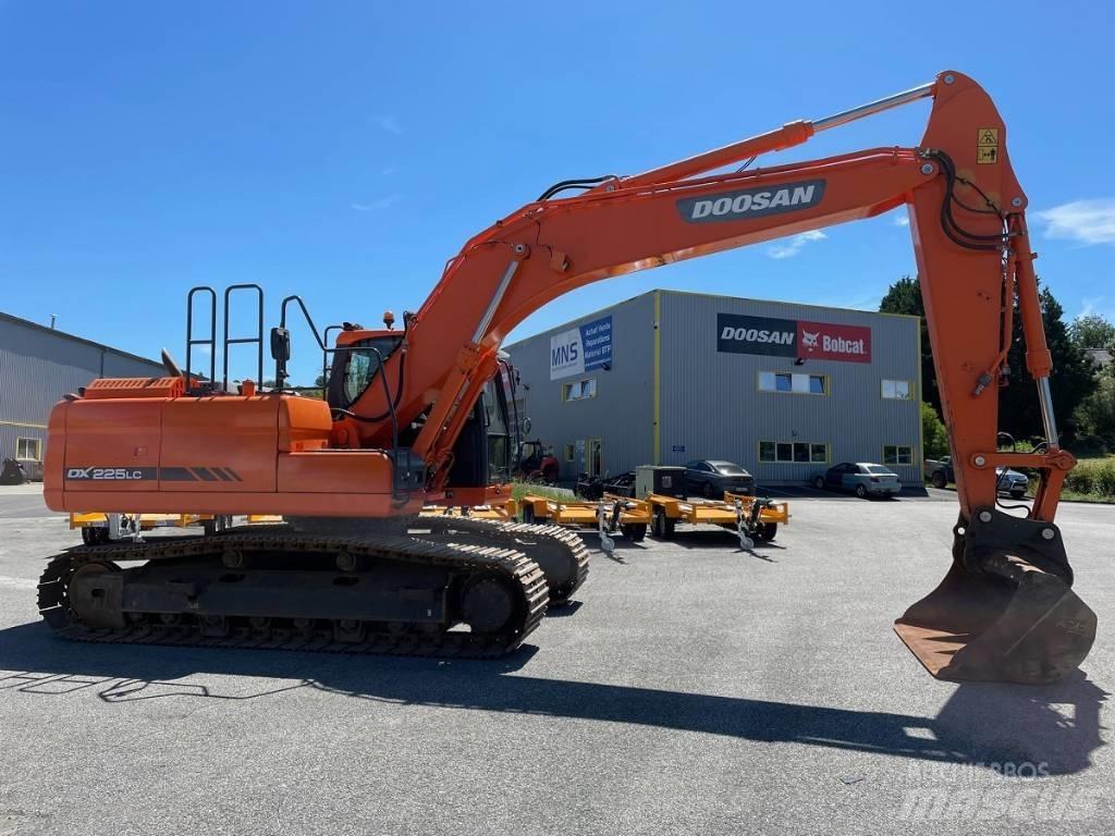 Doosan DX 225 LC-3 Bageri guseničari