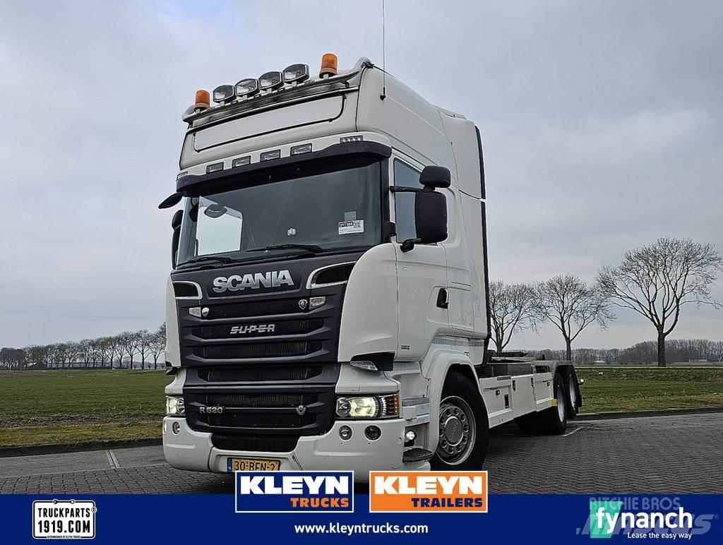 Scania R520 Rol kiper kamioni sa kukom za podizanje tereta