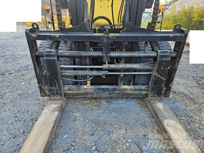 Komatsu FD 150 Viljuškari sa pomičnim stupom