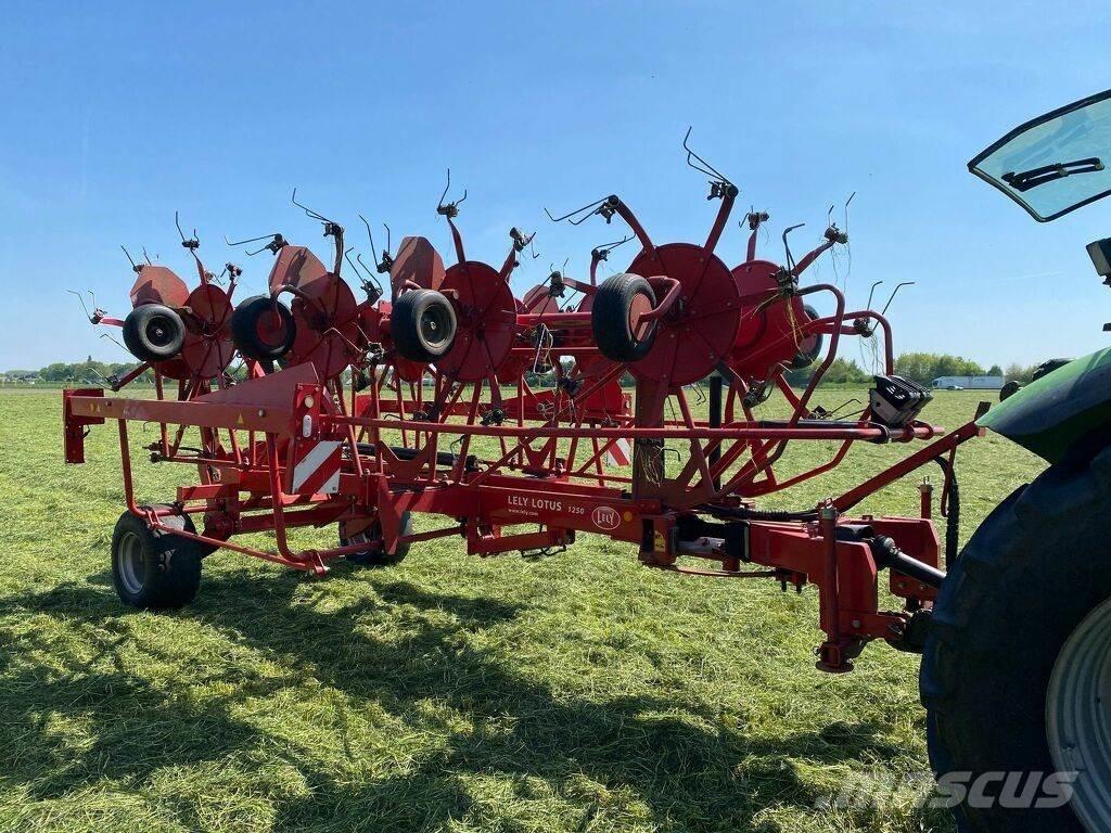 Lely 1250 Okretači i sakupljači sena