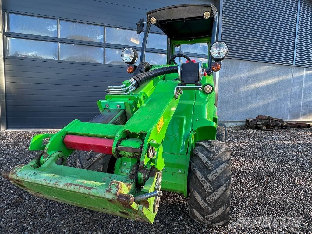 Avant 528 Višenamenski utovarivači