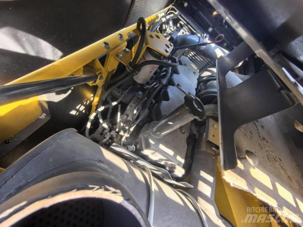 Komatsu PC 220-8 Bageri guseničari