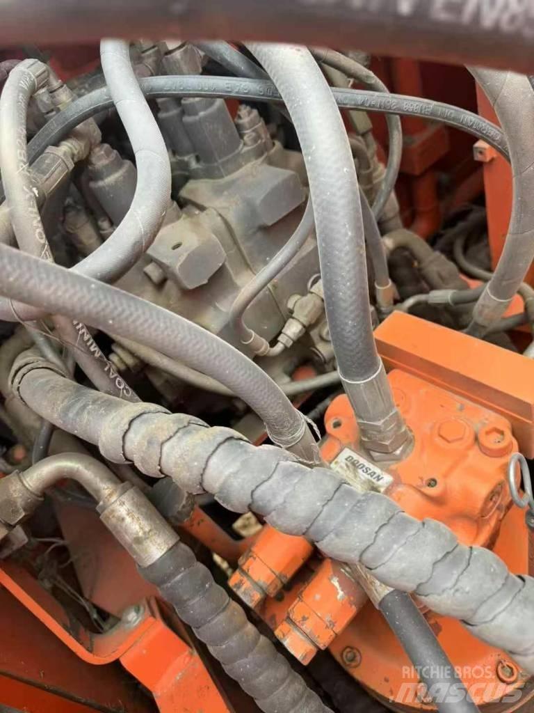 Doosan dx150 Bageri guseničari