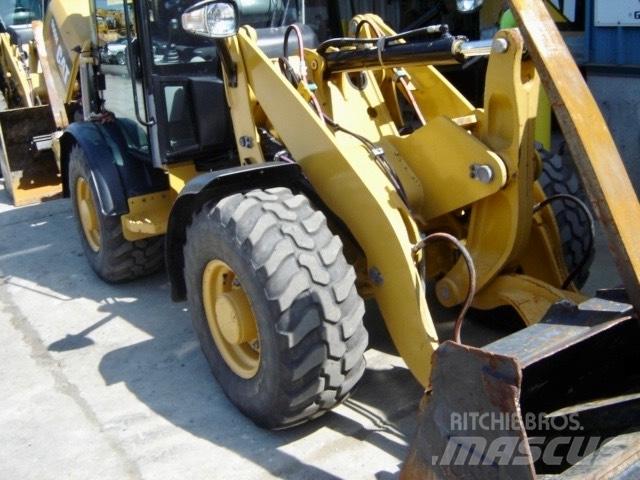 CAT 906 M Utovarivači na točkove
