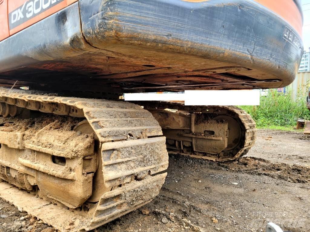 Doosan DX 300 LCA Bageri guseničari