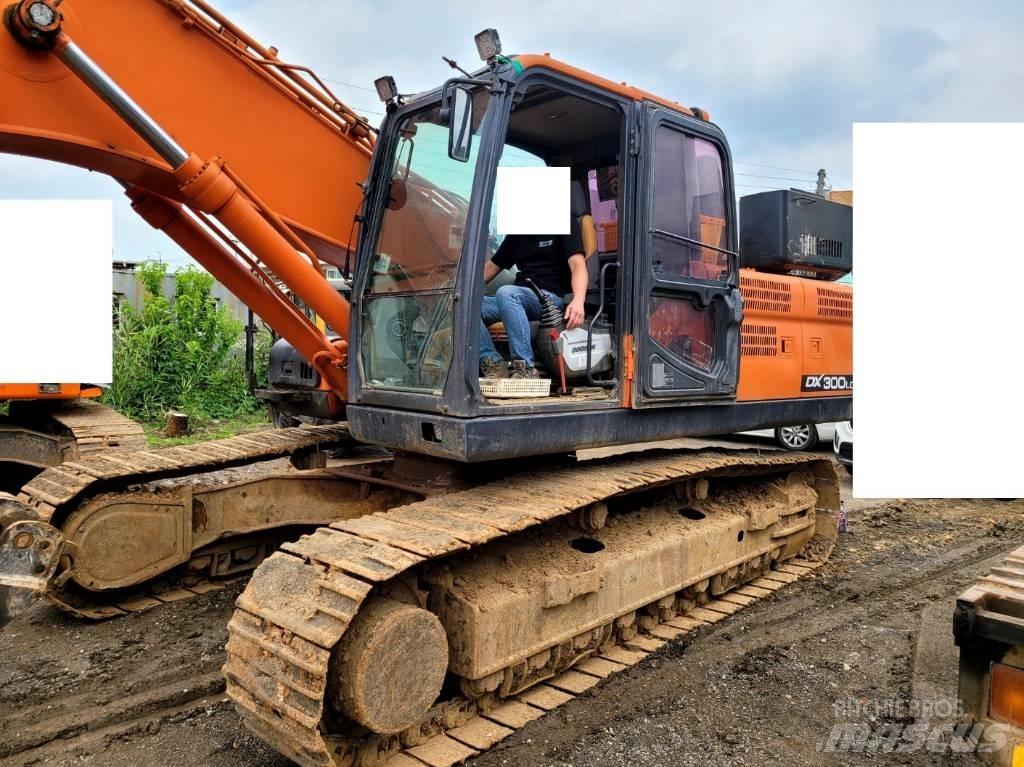 Doosan DX 300 LCA Bageri guseničari