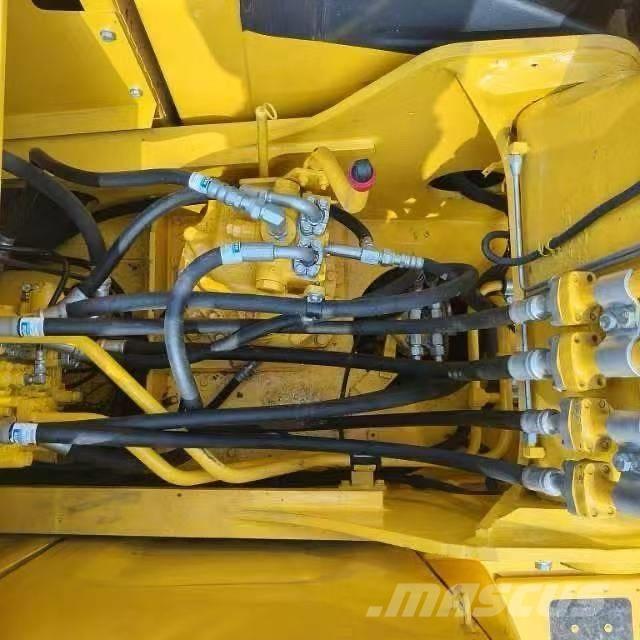 Komatsu PC 210 Bageri guseničari