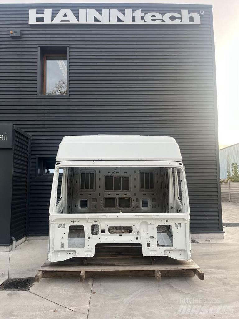 Iveco EUROSTAR Kabine i unutrašnjost