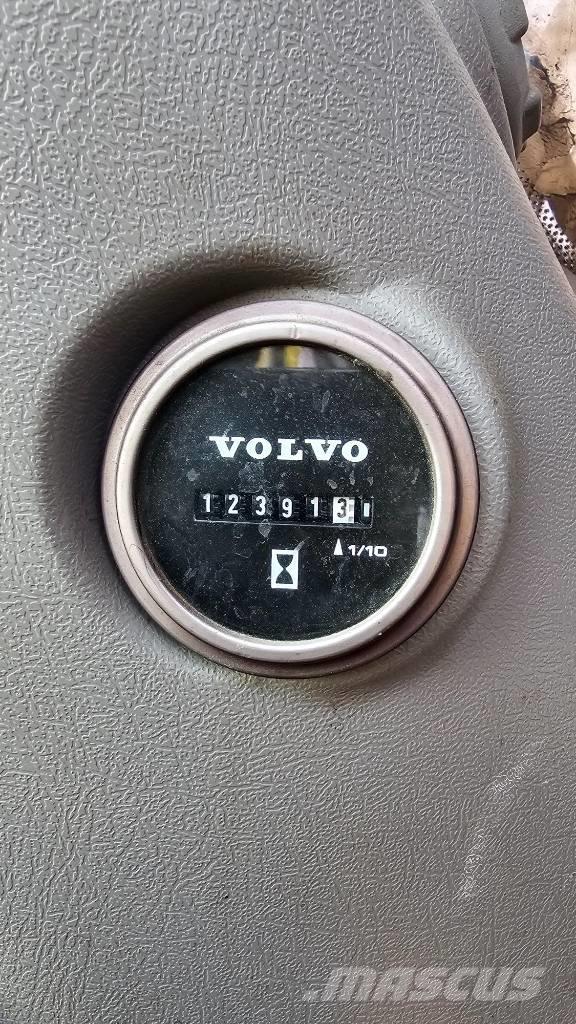 Volvo EC 300 EL Bageri guseničari