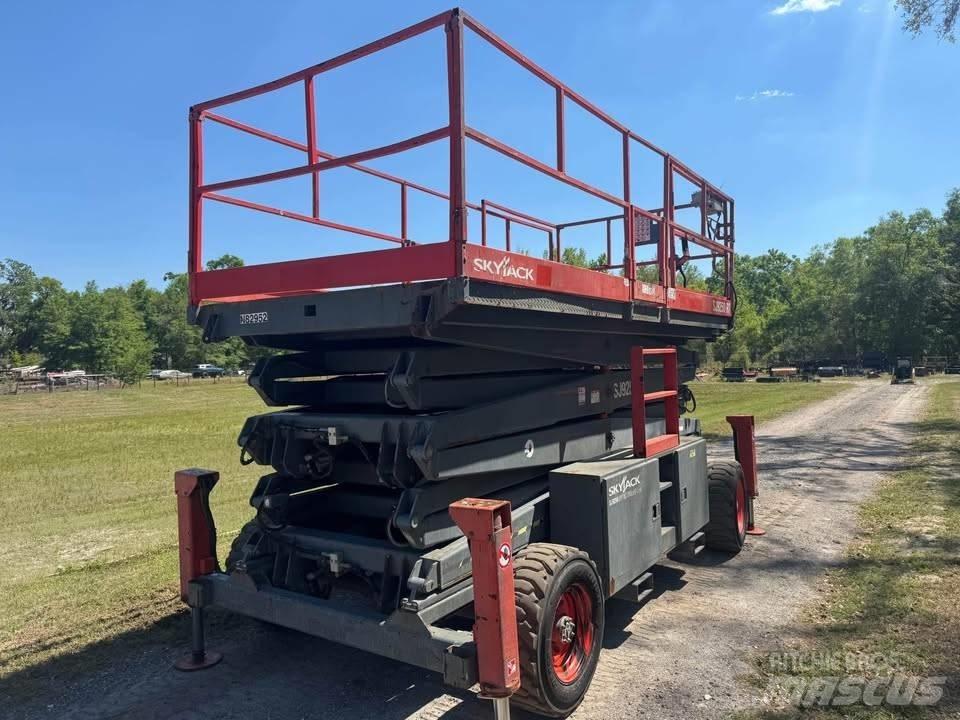SkyJack SJ 9250 RT Makazaste platforme