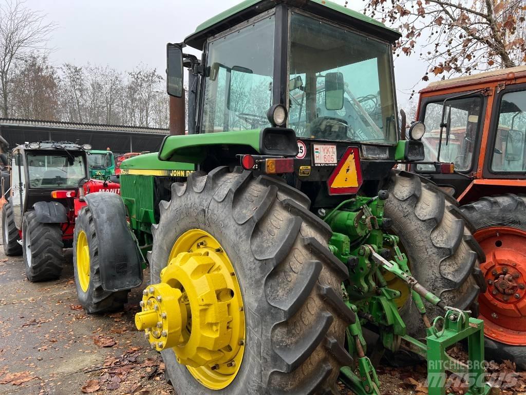 John Deere 4755 Traktori