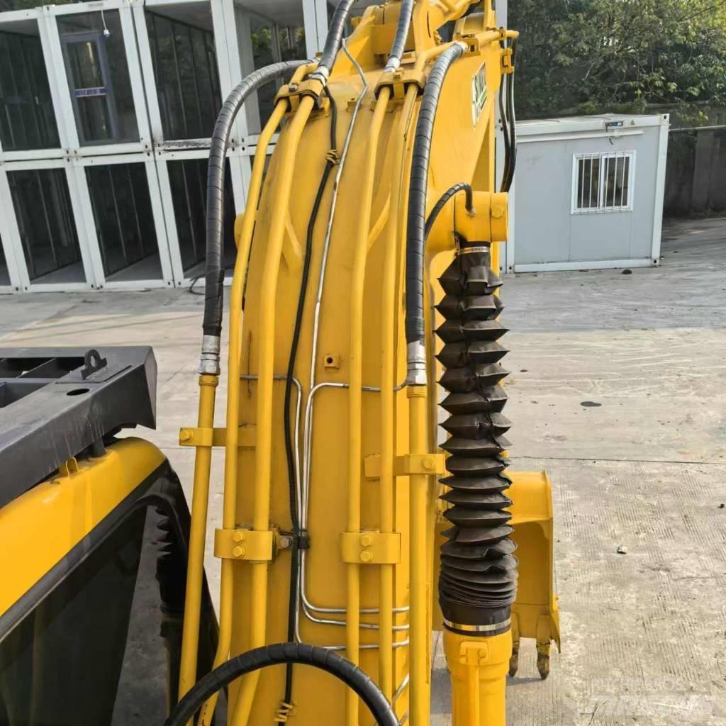 Komatsu PC 130-7 Bageri guseničari