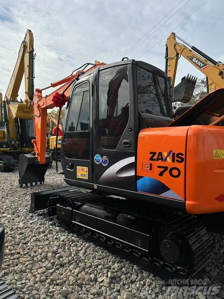 Hitachi 70 Bageri guseničari