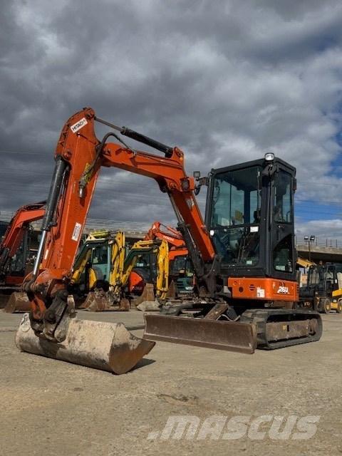 Hitachi ZX 26 U-6 CR Mini bageri < 7t