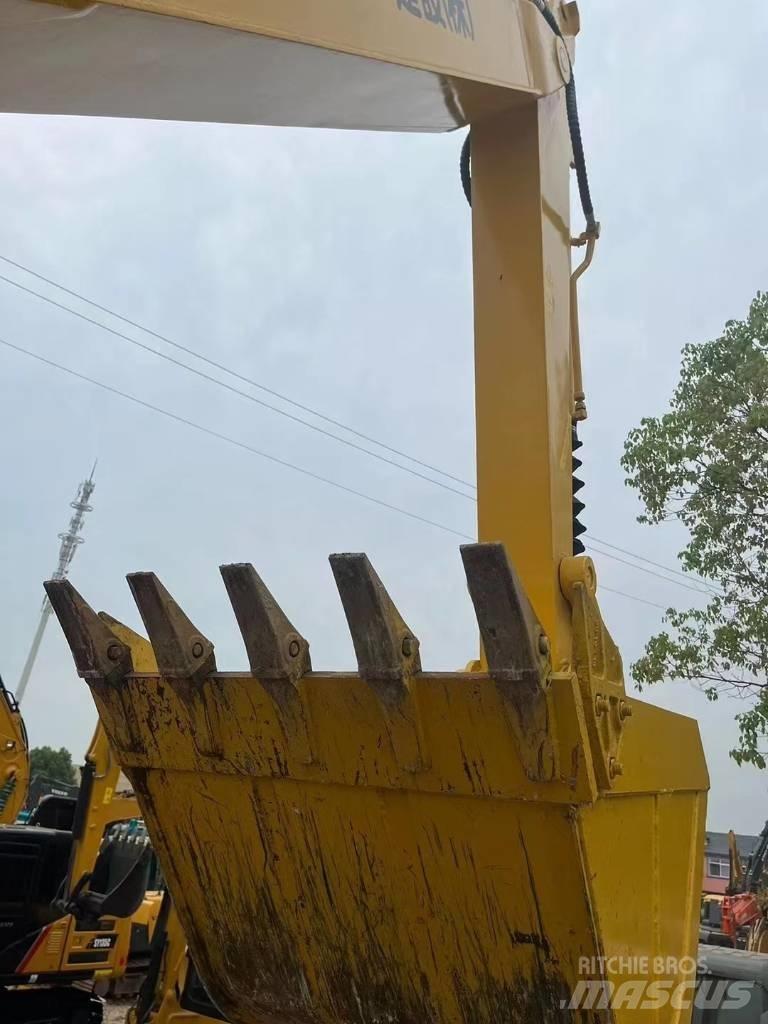 Komatsu PC70-8 Bageri guseničari