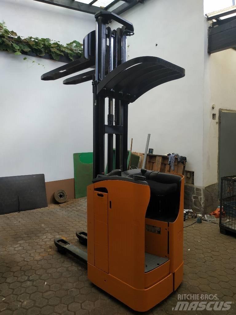 Still Aufsitzstapler Električni viljuškari
