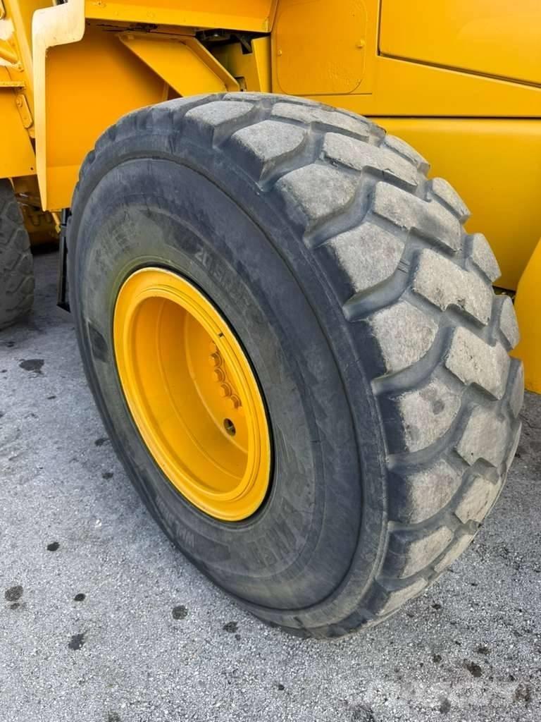 Komatsu WA 320-5L Utovarivači na točkove