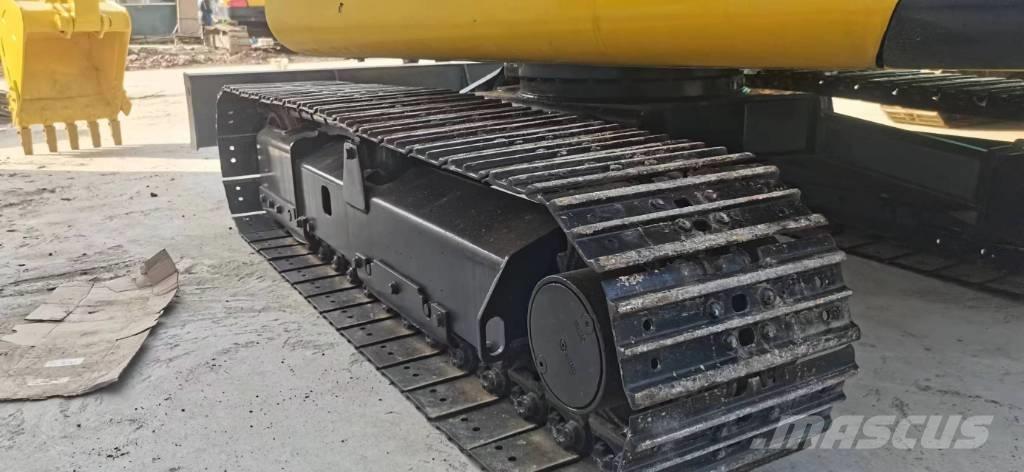 Komatsu 56-7 Bageri guseničari