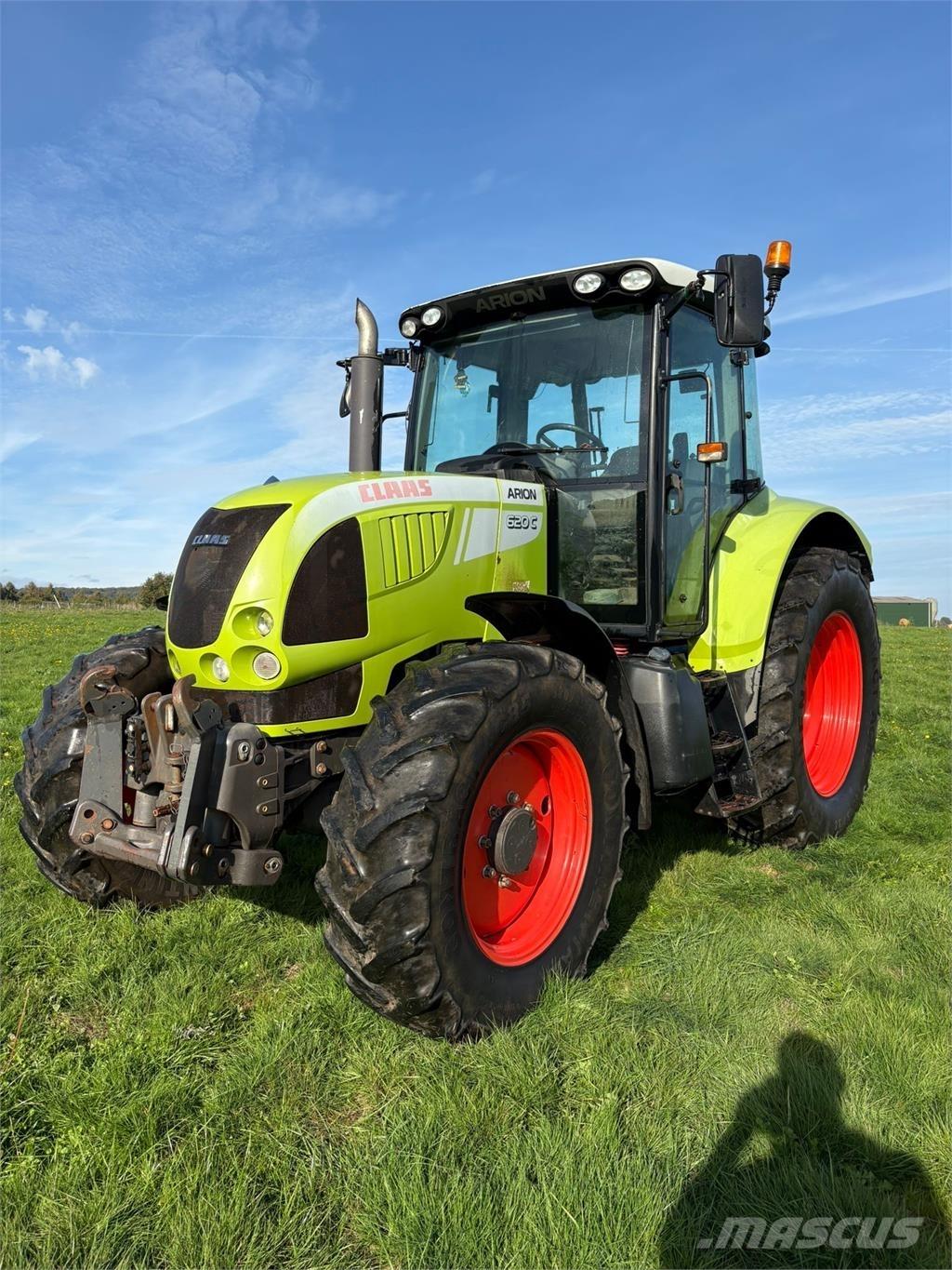 CLAAS Arion 620C Traktori
