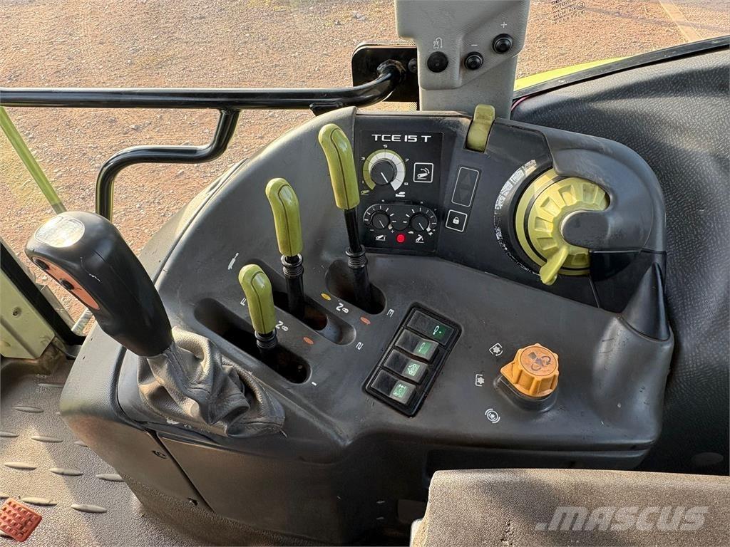 CLAAS Arion 620C Traktori