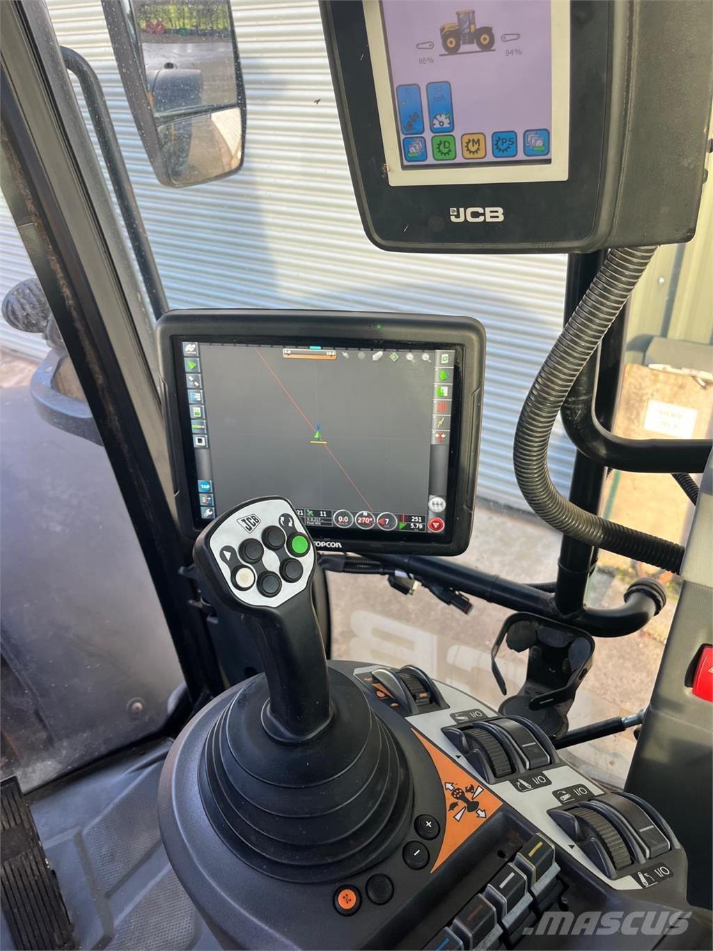 JCB Fastrac 4220 Traktori