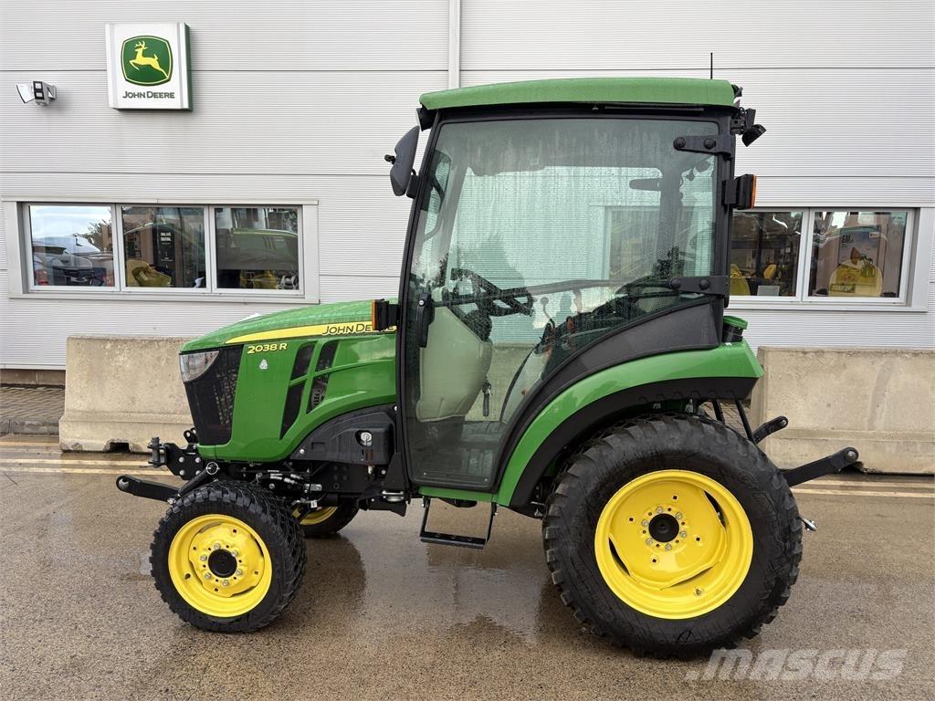 John Deere 2038R Manji traktori