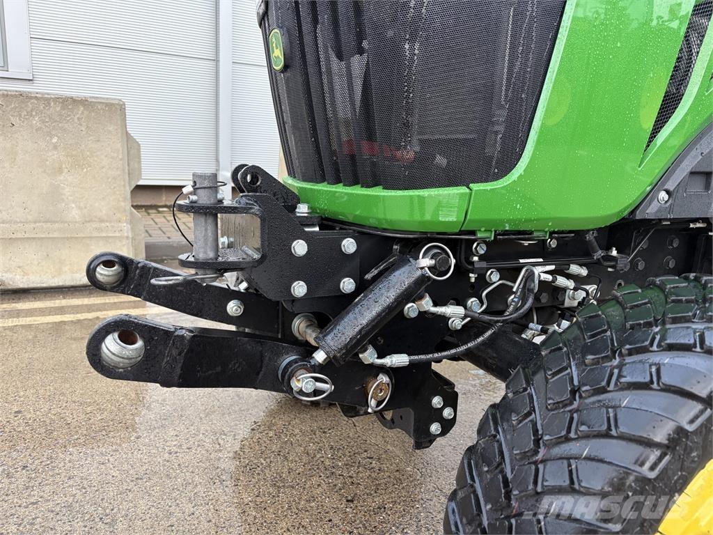 John Deere 2038R Manji traktori