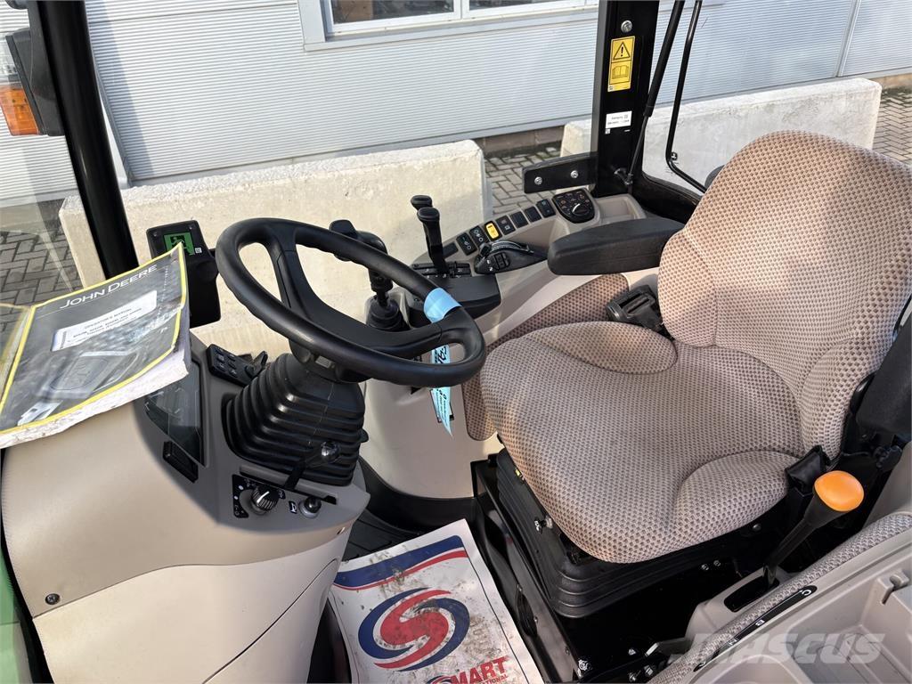 John Deere 4066R Manji traktori