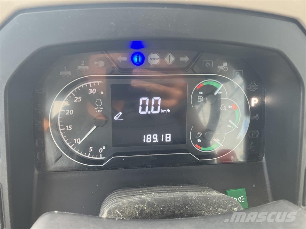 John Deere 5115M Traktori