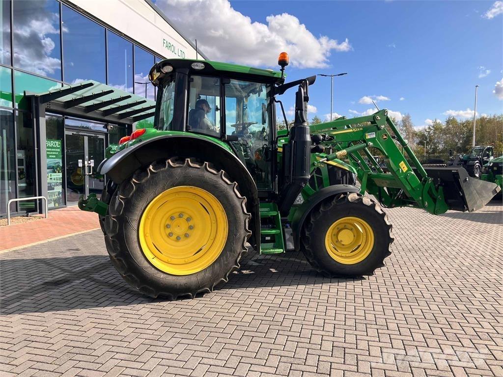 John Deere 6110M Traktori