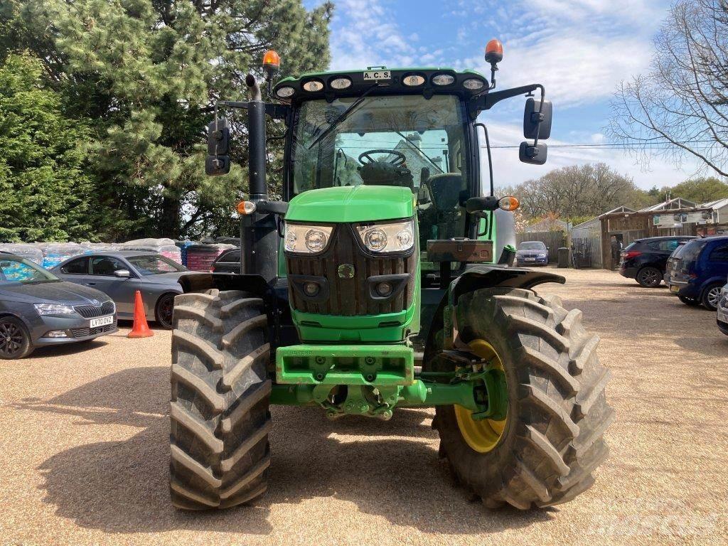 John Deere 6130R Traktori