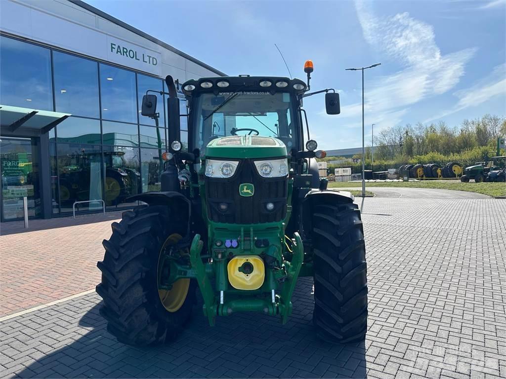 John Deere 6135R Traktori