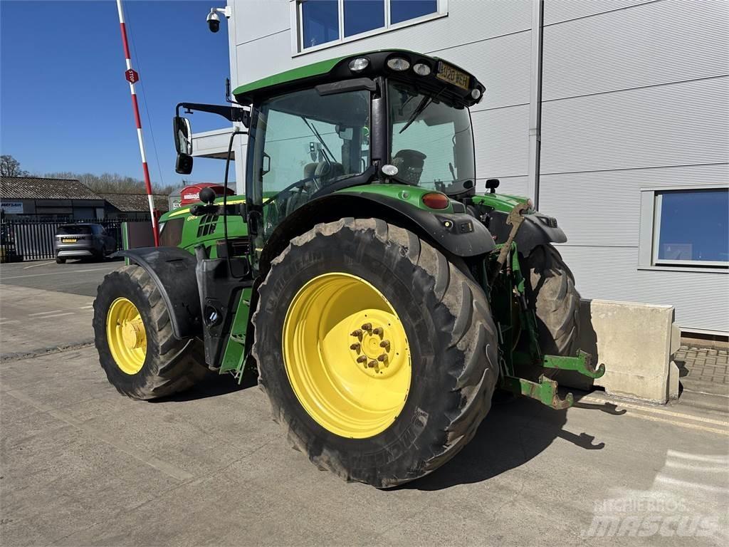 John Deere 6155R Traktori