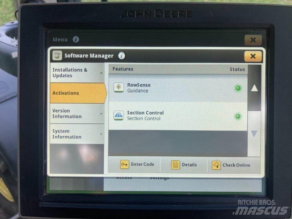 John Deere 6215R Traktori