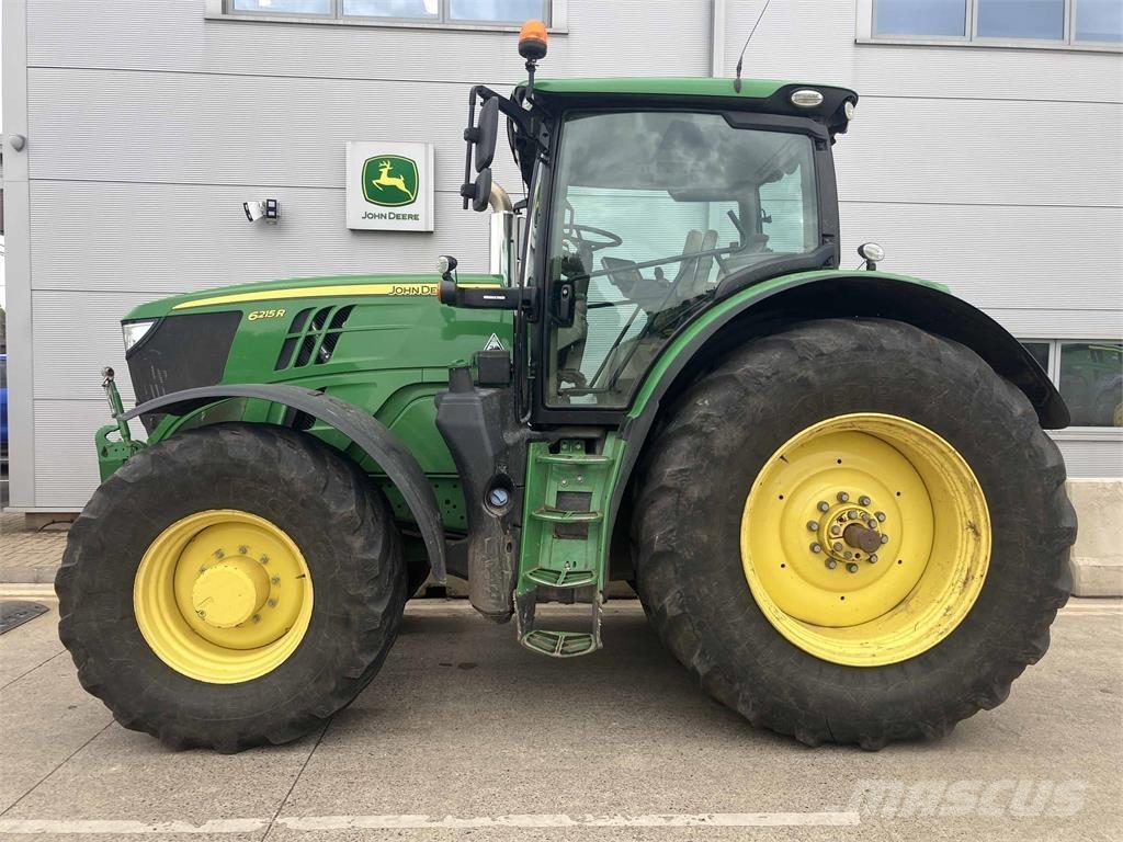 John Deere 6215R Traktori