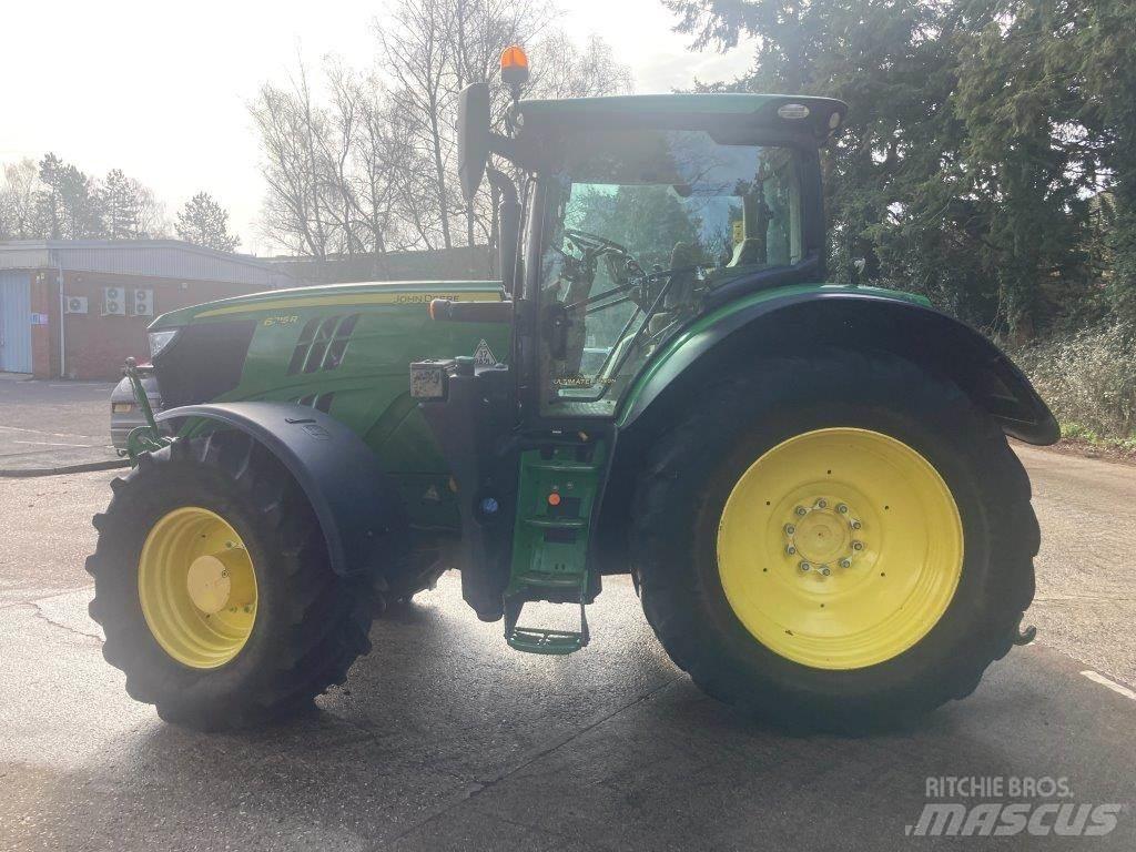 John Deere 6215R Traktori