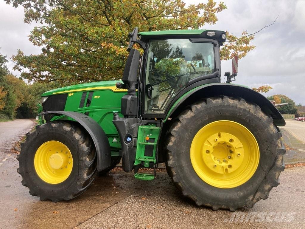 John Deere 6R 250 Traktori