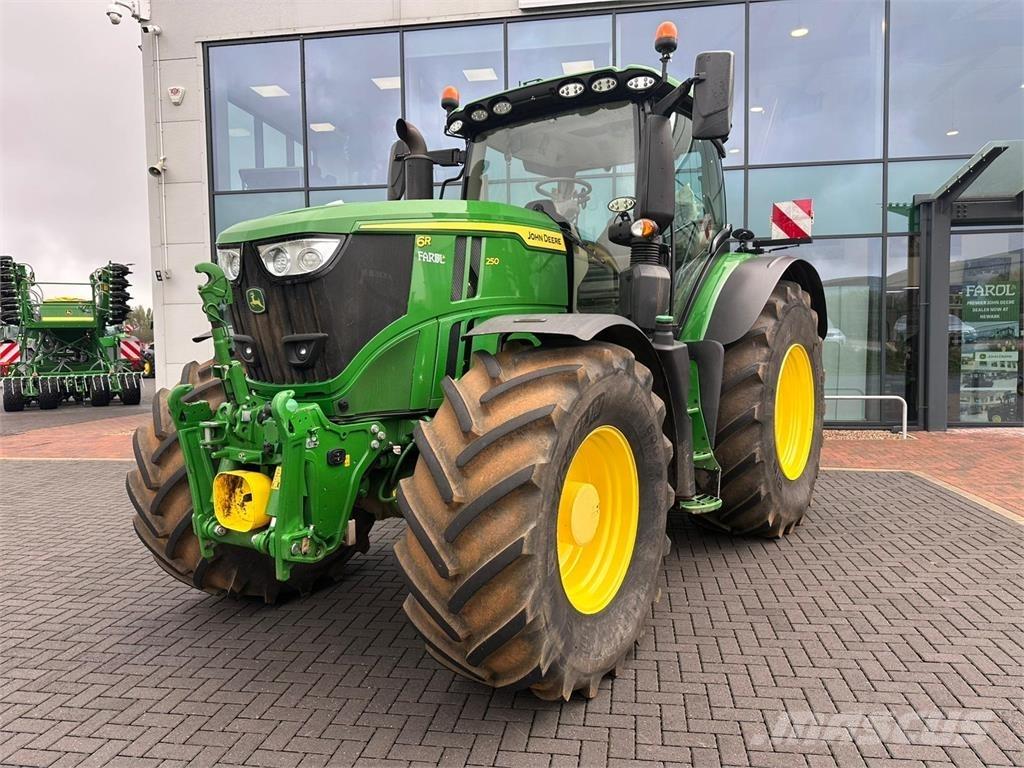John Deere 6R 250 Traktori