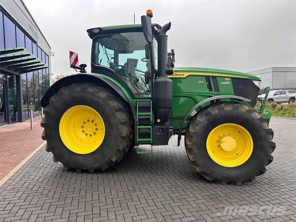 John Deere 6R 250 Traktori