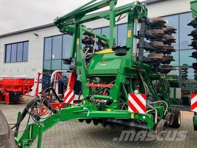 John Deere 750A Sejačice