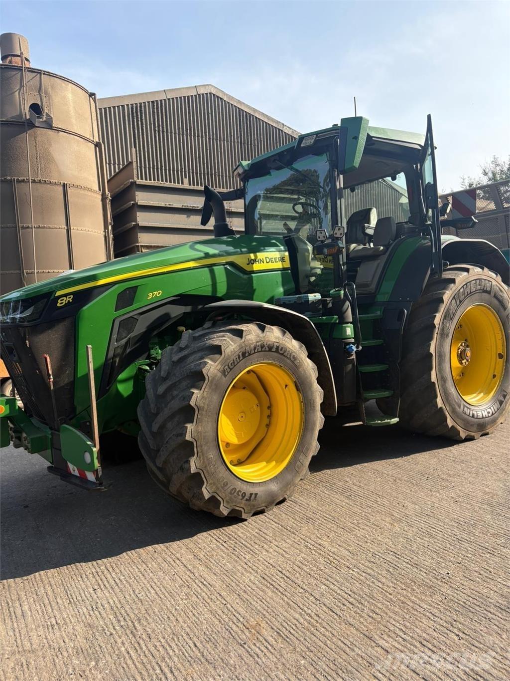 John Deere 8R 370 Traktori