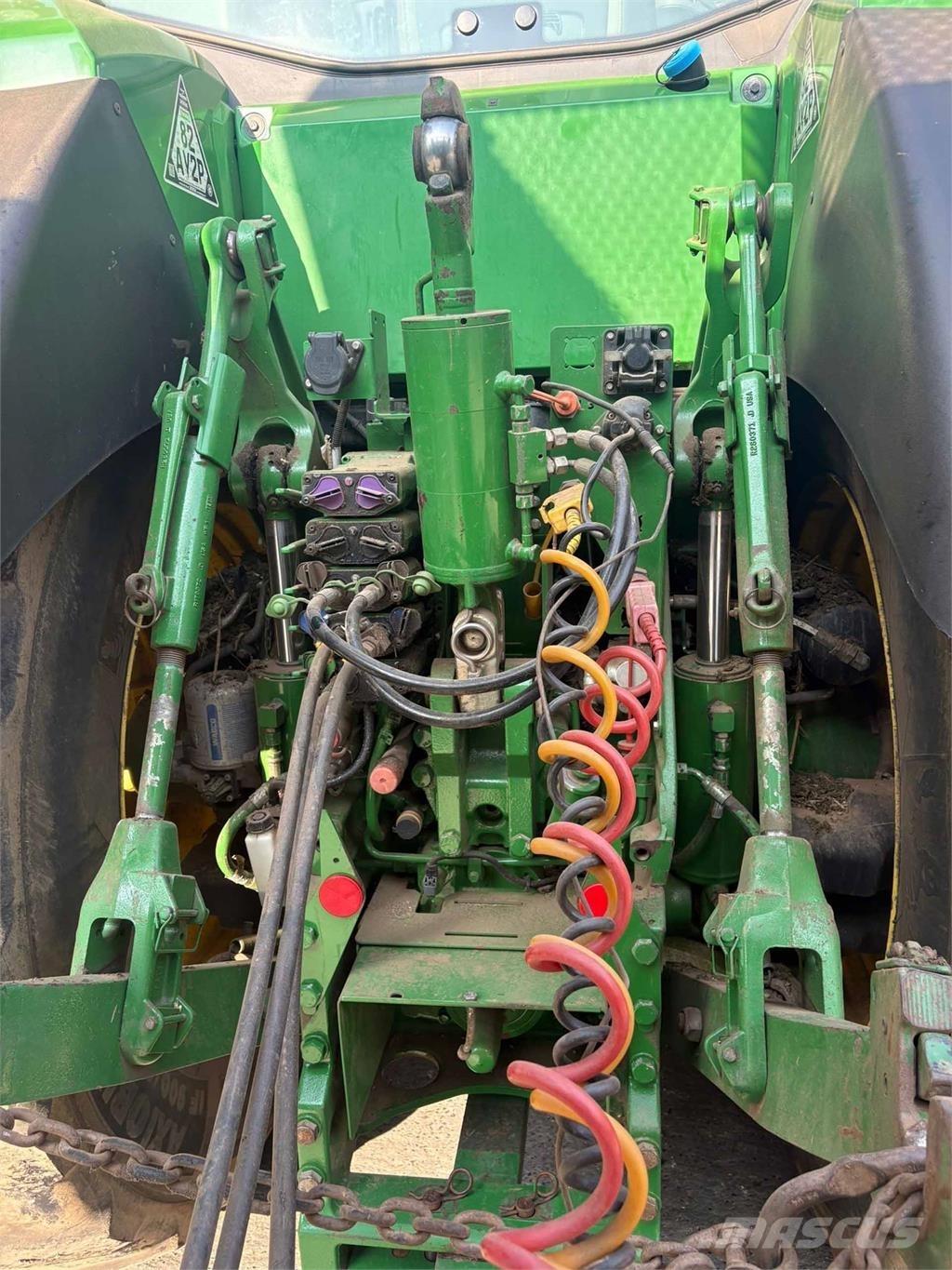 John Deere 8R 370 Traktori