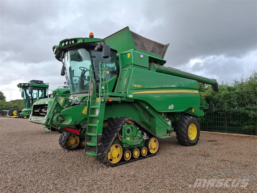 John Deere T670i Kombajni