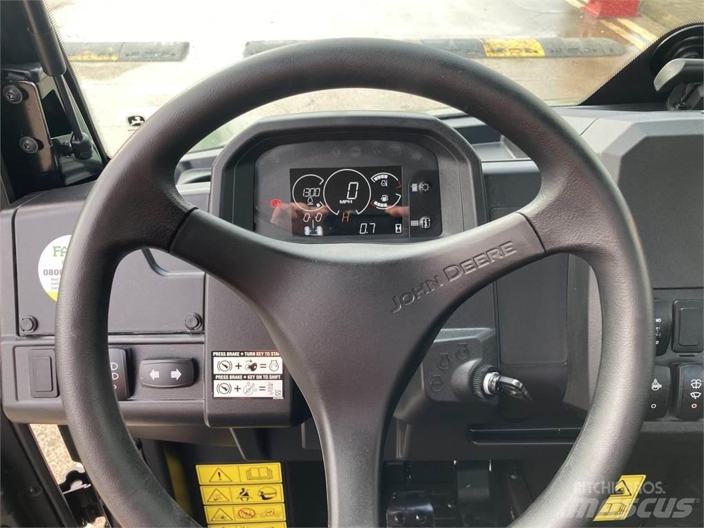 John Deere XUV875M Pomoćne mašine